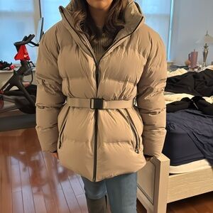 Aritzia super puff down jacket